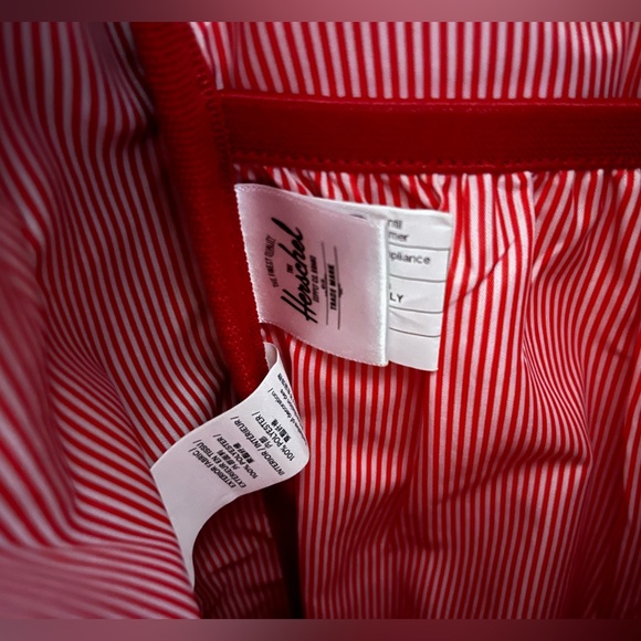 Hershel supply Unisex Thompson Backpack raven crosshatch backpack - Picture 8 of 11